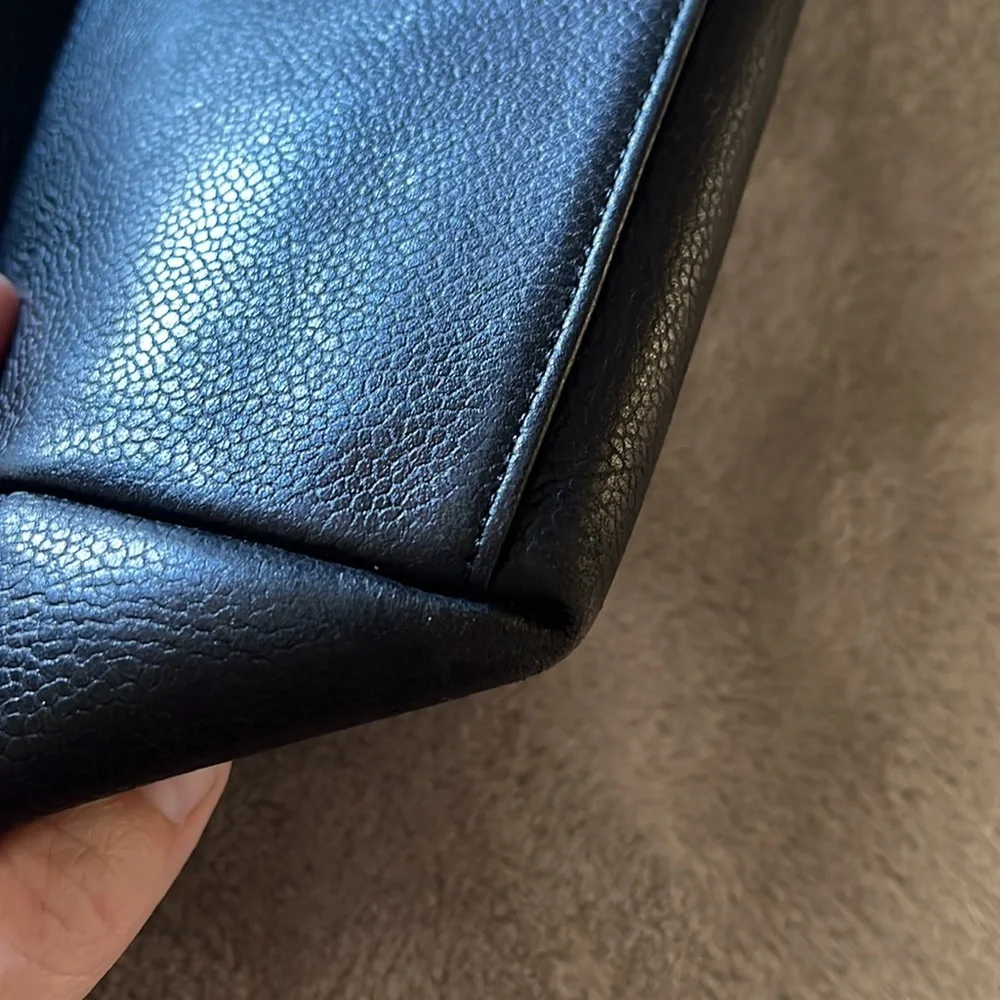 💄Chanel EUC 90s Vintage Chanel code intact but starting to flake but can see it - Picture 8 of 12